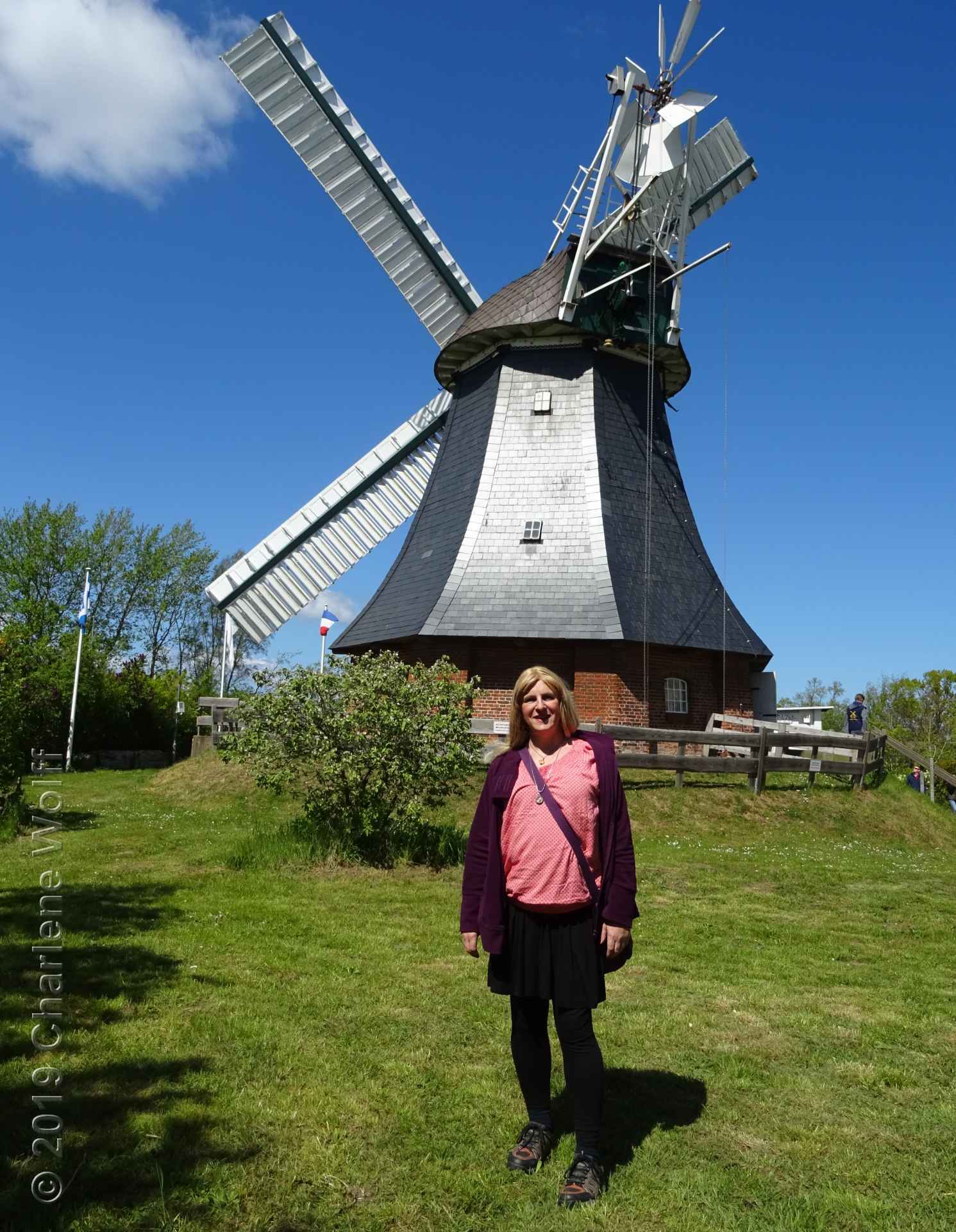 Charlene vor der Krokauer Mühle